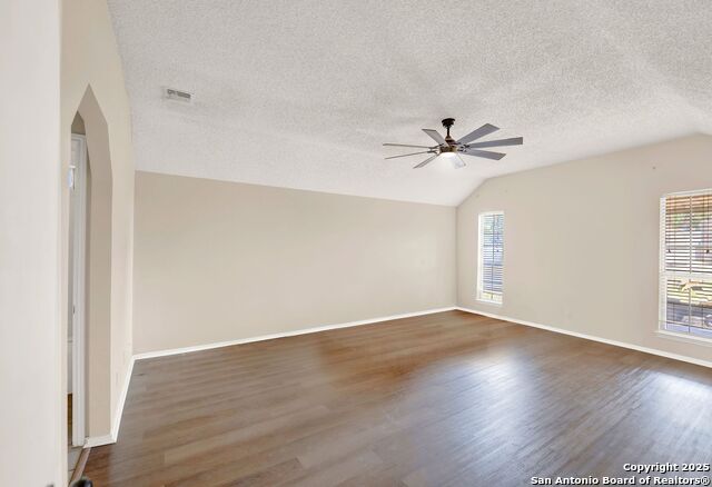 Listing photo id 19 for 1314 Acorn