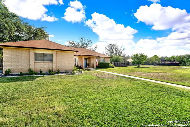 Listing photo id 26 for 1314 Acorn