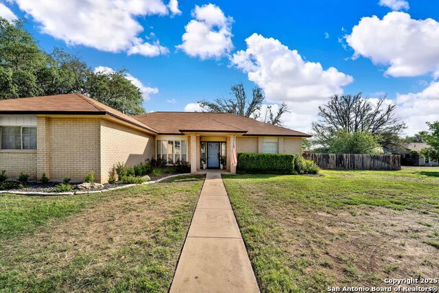 Listing photo id 27 for 1314 Acorn