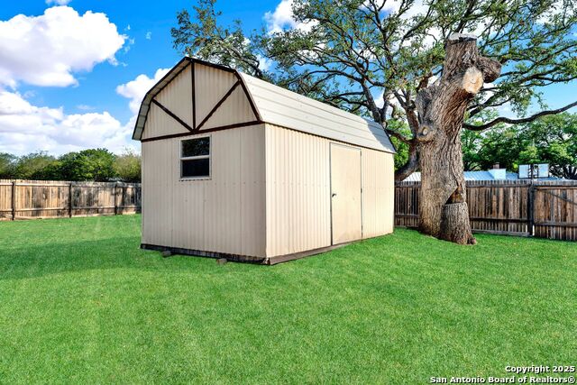 Listing photo id 31 for 1314 Acorn
