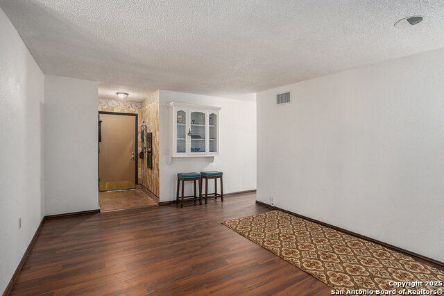 Image 3 of 22 For 5954 Oak Run
