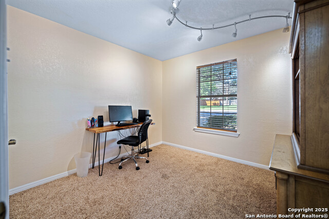 Listing photo id 15 for 103 River Meadow