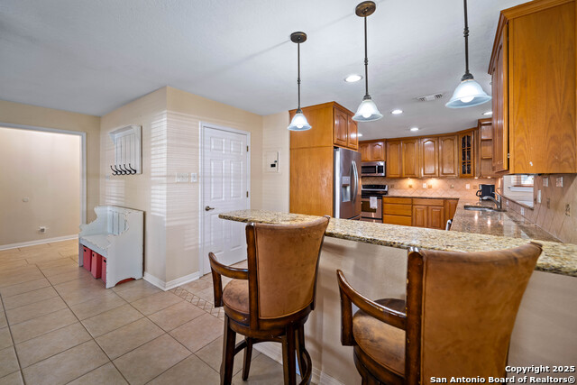 Listing photo id 5 for 103 River Meadow