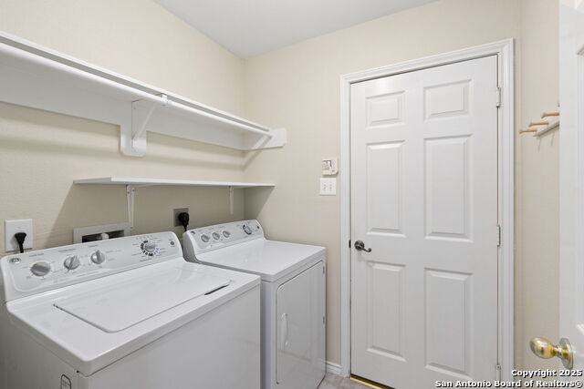 Image 25 of 35 For 18852 Agin Ct