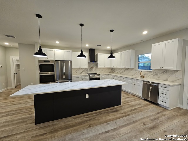 Image 17 of 29 For 5819 Lake Bluff