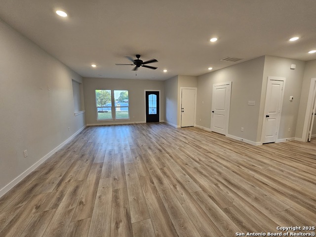 Image 18 of 29 For 5819 Lake Bluff