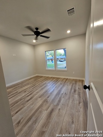 Image 22 of 29 For 5819 Lake Bluff