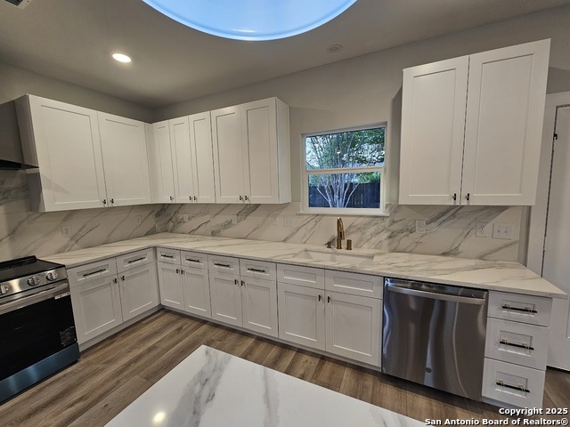 Image 4 of 29 For 5819 Lake Bluff