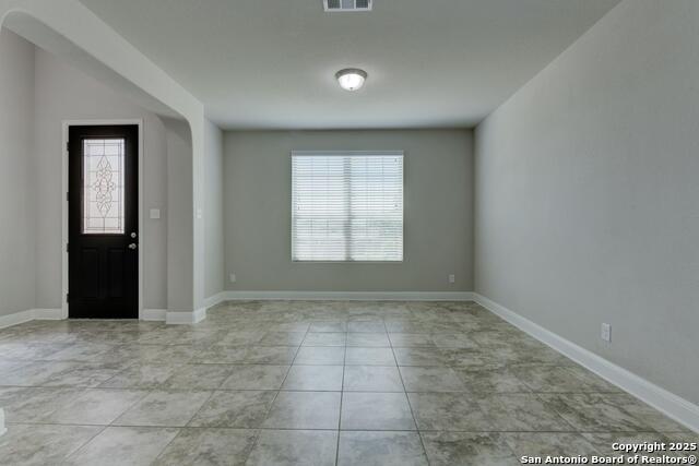 Listing photo id 0 for 8551 Rolling Tree