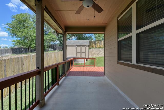 Listing photo id 29 for 8551 Rolling Tree