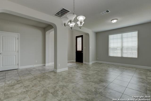 Listing photo id 2 for 8551 Rolling Tree