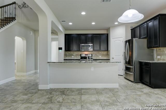Listing photo id 6 for 8551 Rolling Tree
