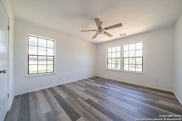 Listing photo id 19 for 475 Fm 2200