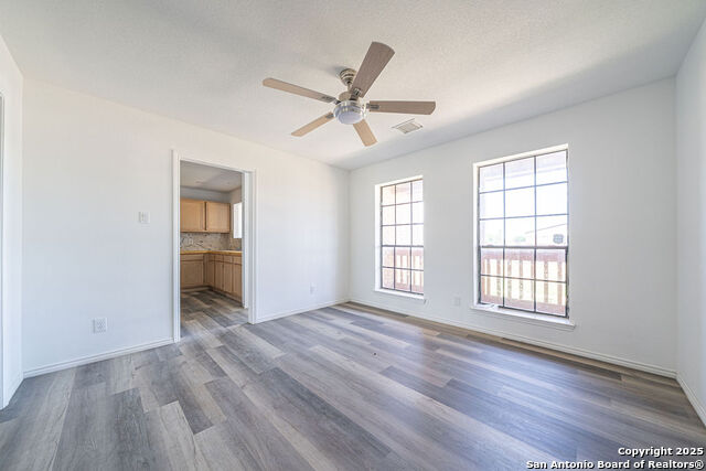 Listing photo id 4 for 475 Fm 2200