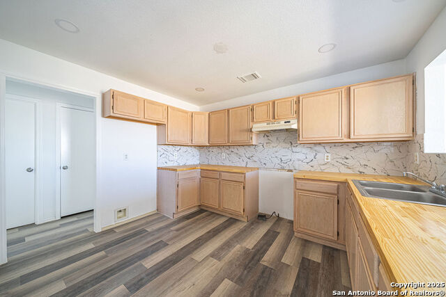 Listing photo id 6 for 475 Fm 2200