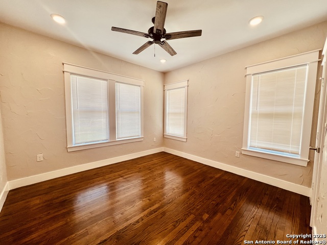 Listing photo id 5 for 424 Club Dr