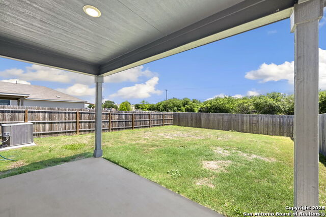 Listing photo id 17 for 6322 Silver Pegasus