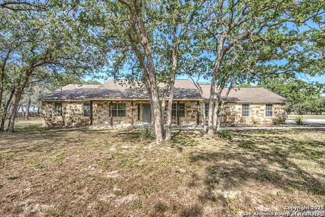 Details for 108 Buttermilk, Floresville, TX 78114