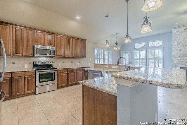 Listing photo id 9 for 15522 Echo