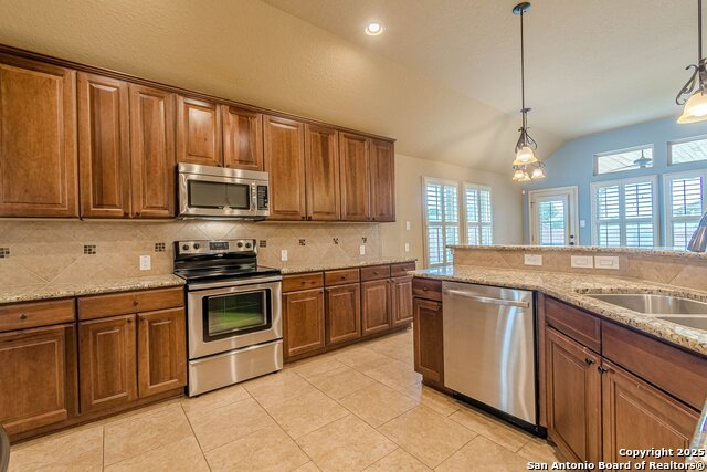 Listing photo id 10 for 15522 Echo