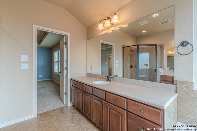 Listing photo id 28 for 15522 Echo