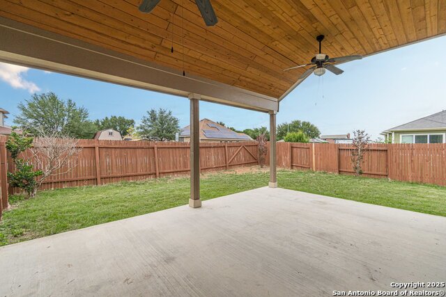 Listing photo id 41 for 15522 Echo