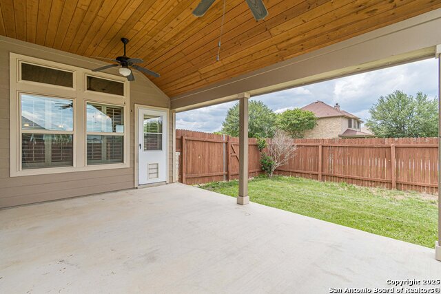 Listing photo id 46 for 15522 Echo