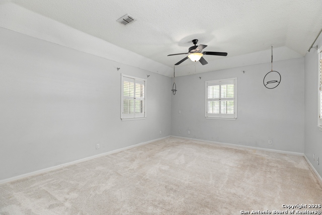 Listing photo id 19 for 9114 Oak Downs Dr