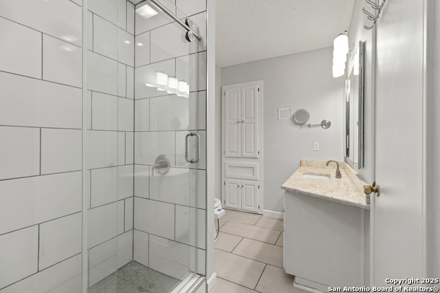 Listing photo id 21 for 9114 Oak Downs Dr