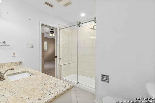 Listing photo id 23 for 9114 Oak Downs Dr