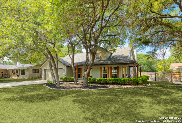 Listing photo id 1 for 9114 Oak Downs Dr