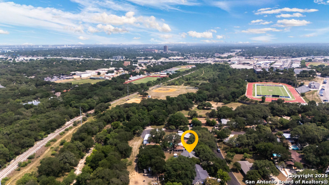Listing photo id 36 for 9114 Oak Downs Dr