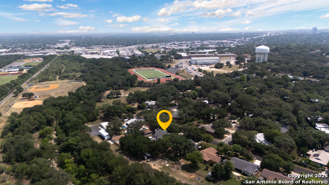 Listing photo id 37 for 9114 Oak Downs Dr