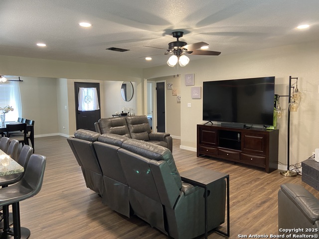 Listing photo id 12 for 326 Riverview