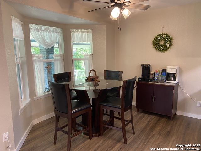 Listing photo id 14 for 326 Riverview