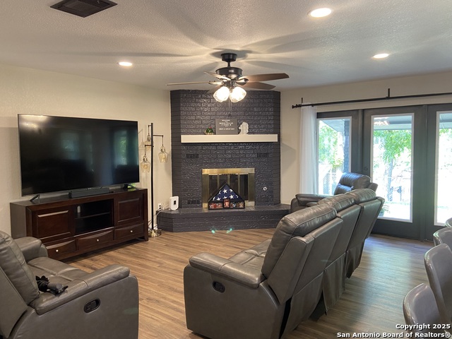 Listing photo id 16 for 326 Riverview