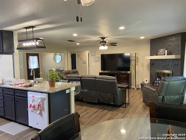 Listing photo id 18 for 326 Riverview