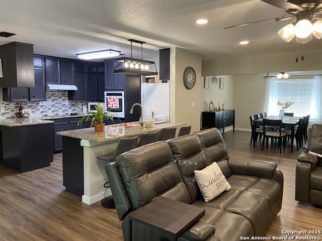 Listing photo id 19 for 326 Riverview