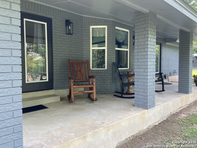 Listing photo id 43 for 326 Riverview