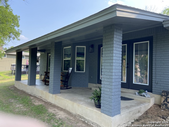 Listing photo id 44 for 326 Riverview