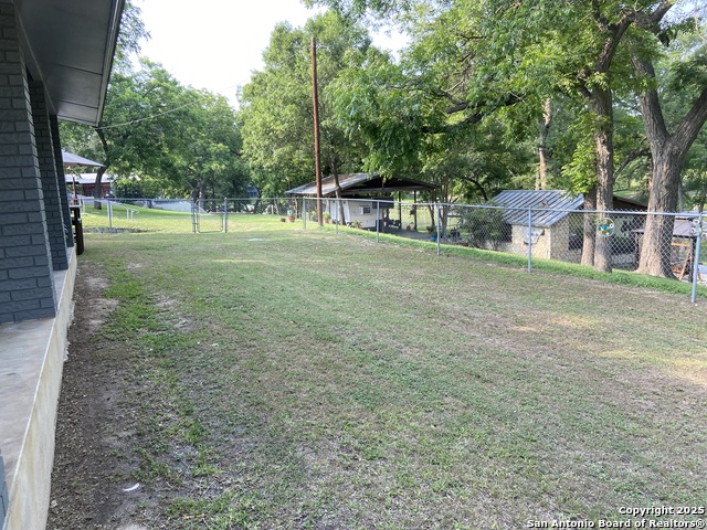 Listing photo id 47 for 326 Riverview