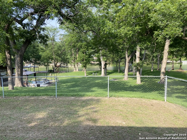 Listing photo id 49 for 326 Riverview