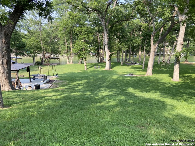 Listing photo id 50 for 326 Riverview