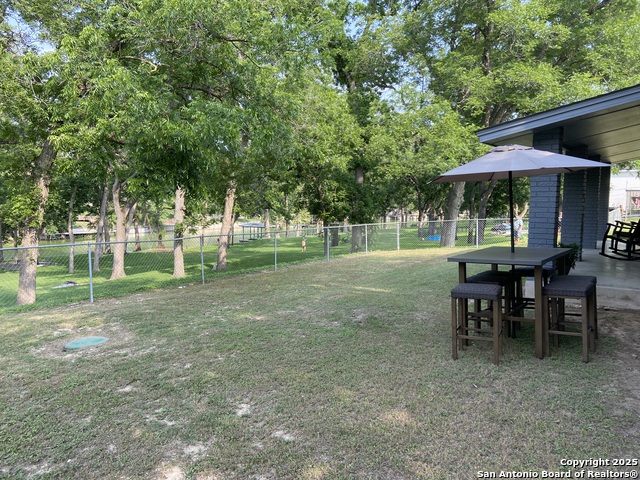 Listing photo id 52 for 326 Riverview