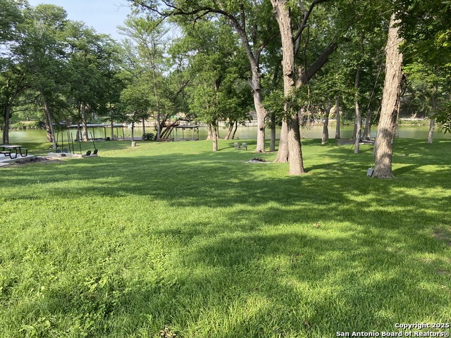 Listing photo id 54 for 326 Riverview