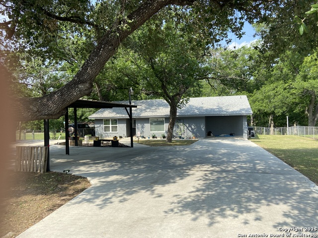 Listing photo id 4 for 326 Riverview