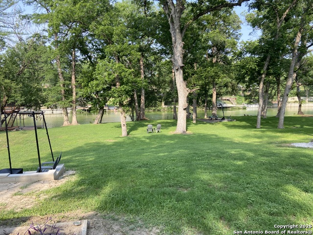 Listing photo id 61 for 326 Riverview