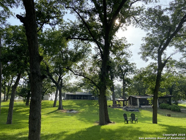 Listing photo id 77 for 326 Riverview