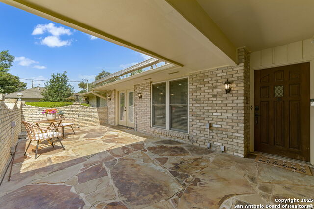 Listing photo id 1 for 430 Yosemite Drive