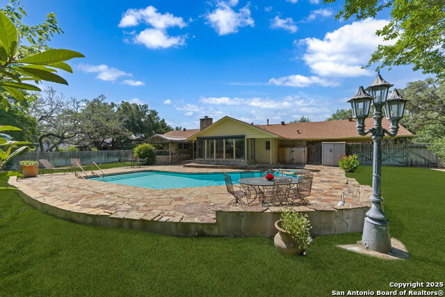Listing photo id 34 for 430 Yosemite Drive